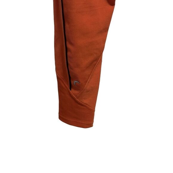 Zyia Active Burnt Orange Ribbed Premium 7/8 Leggings in size 12 - Picture 4 of 7